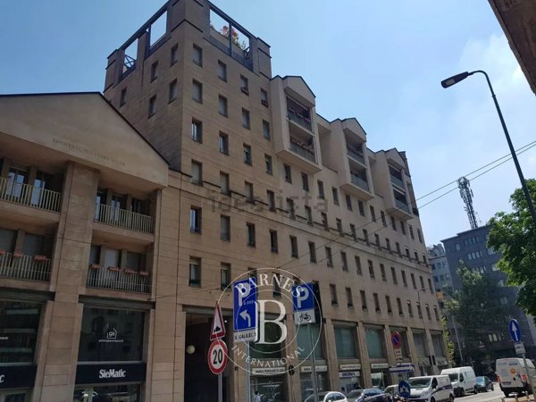 appartamento in vendita a Milano in zona Porta Nuova