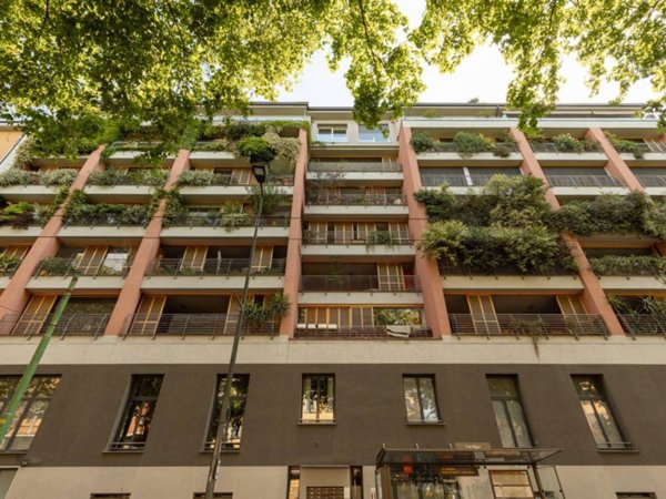 appartamento in vendita a Milano in zona Isola