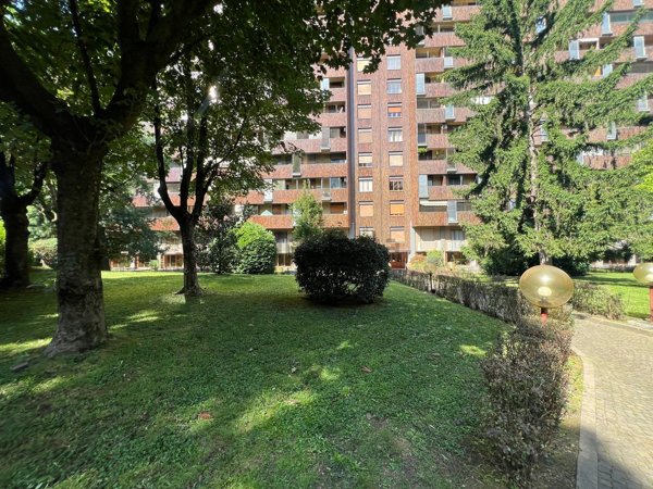 appartamento in vendita a Milano in zona QT8