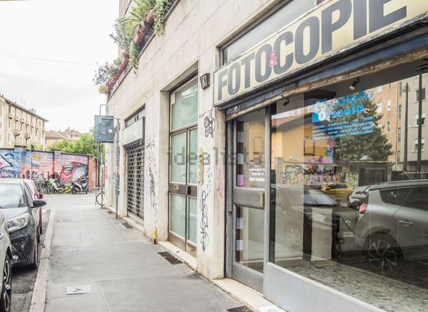 negozio in vendita a Milano in zona Solari