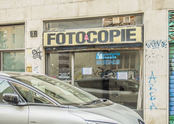 negozio in vendita a Milano in zona Solari