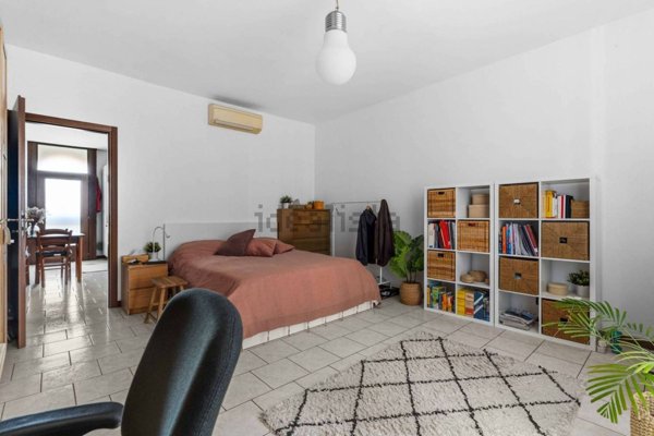 appartamento in vendita a Milano in zona Porta Genova