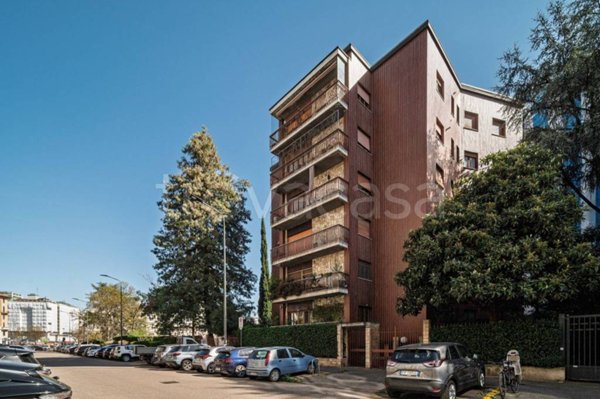 appartamento in vendita a Milano in zona Sempione