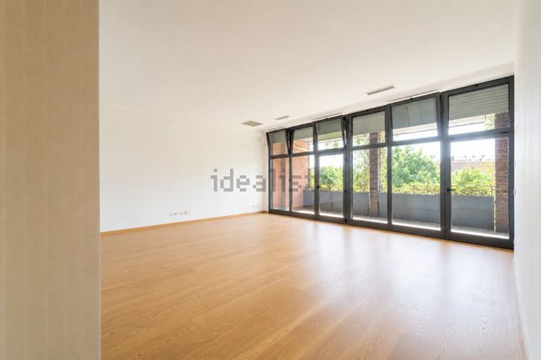appartamento in vendita a Milano in zona Porta Genova