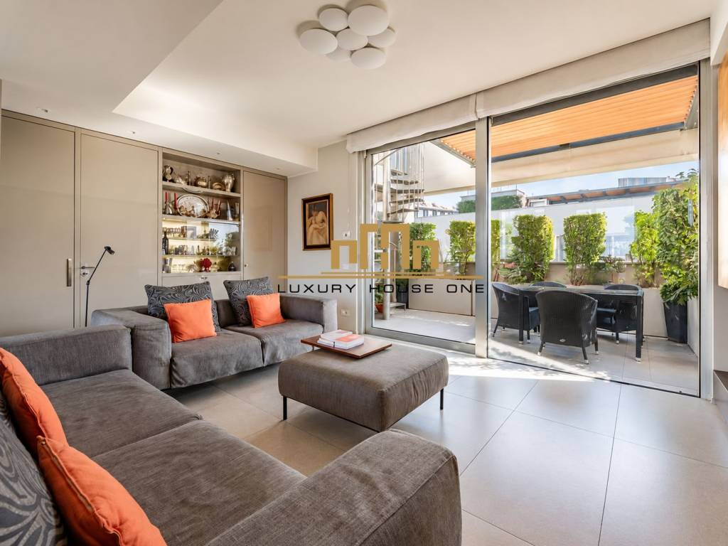 appartamento in vendita a Milano in zona Porta Nuova