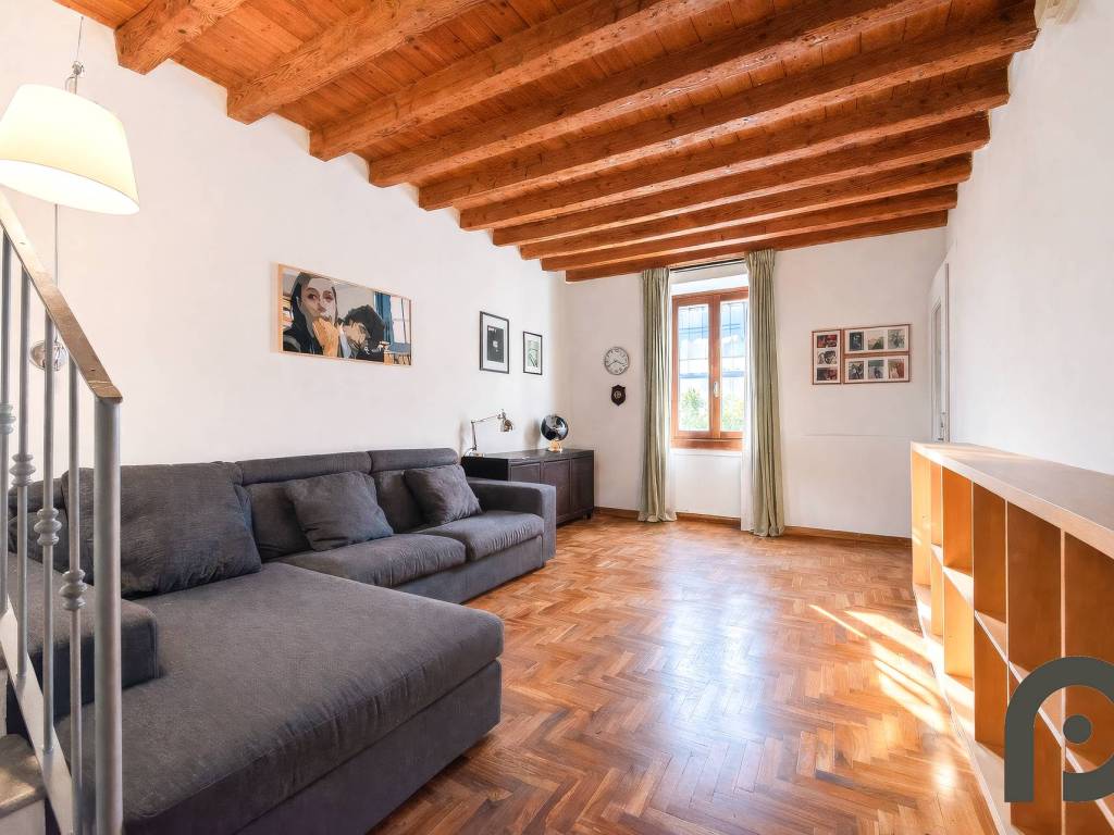 appartamento in vendita a Milano in zona Guastalla