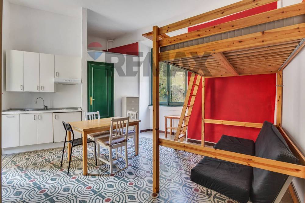 appartamento in vendita a Milano in zona Porta Magenta