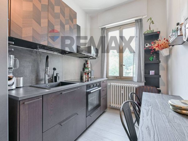 appartamento in vendita a Milano in zona Lorenteggio