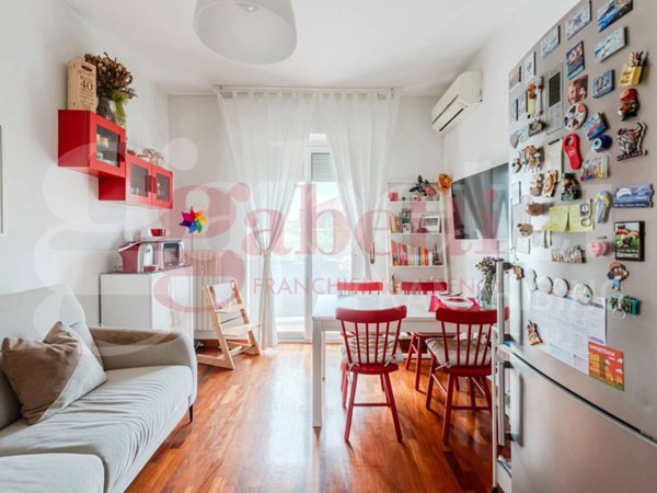 appartamento in vendita a Milano in zona Famagosta