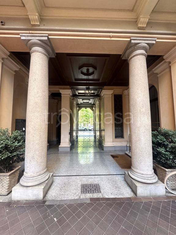 appartamento in vendita a Milano in zona Parco Solari