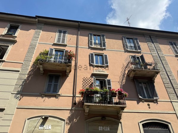 appartamento in vendita a Milano in zona Porta Magenta