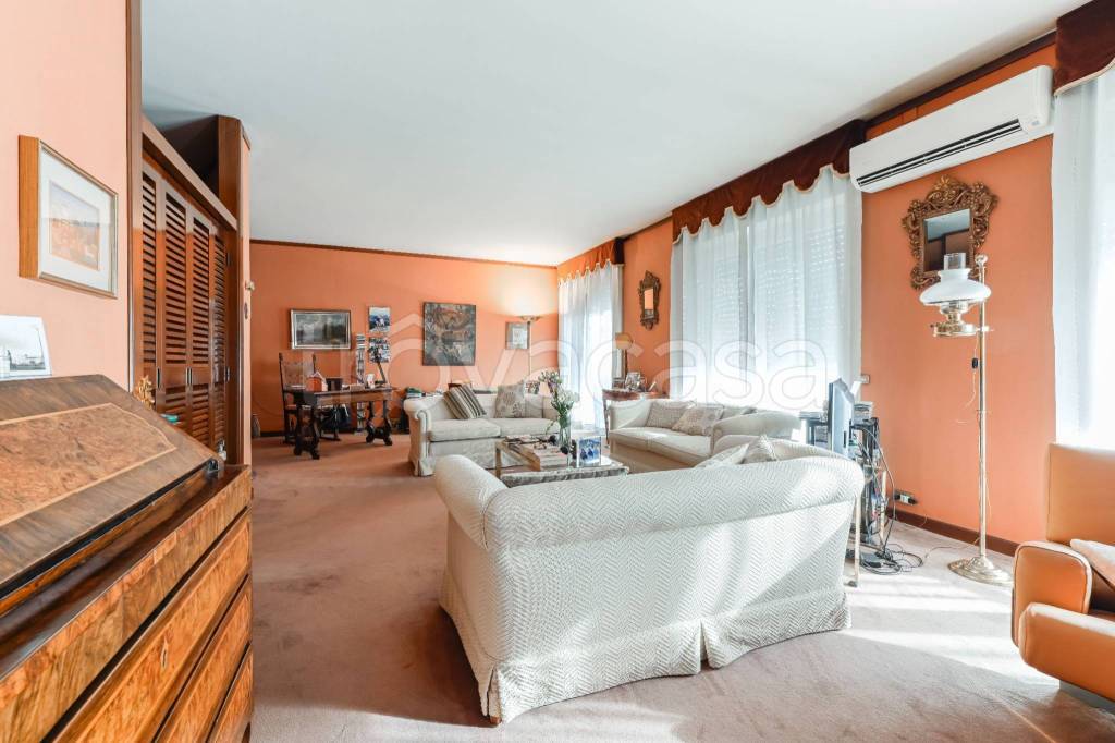 appartamento in vendita a Milano in zona Città Studi