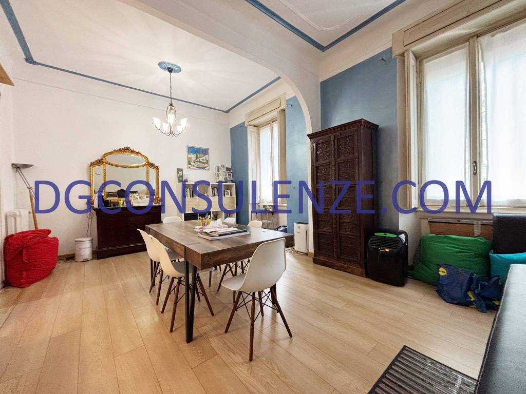 appartamento in vendita a Milano in zona Corsica