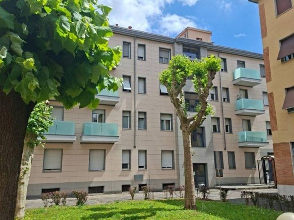 appartamento in vendita a Milano in zona Baggio