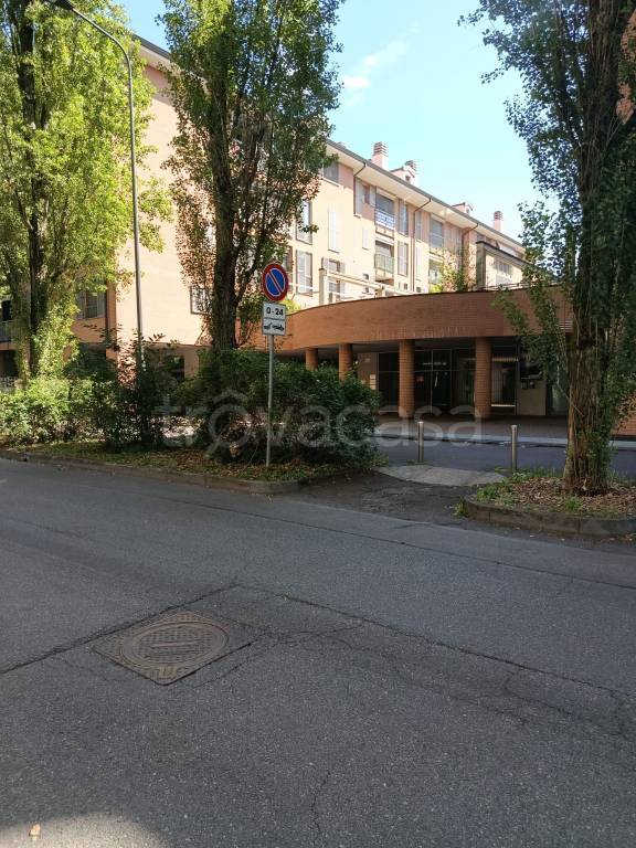 appartamento in vendita a Milano in zona Baggio
