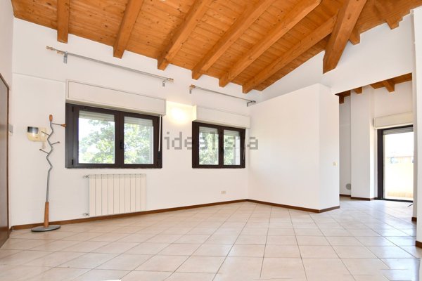 appartamento in vendita a Milano in zona Baggio