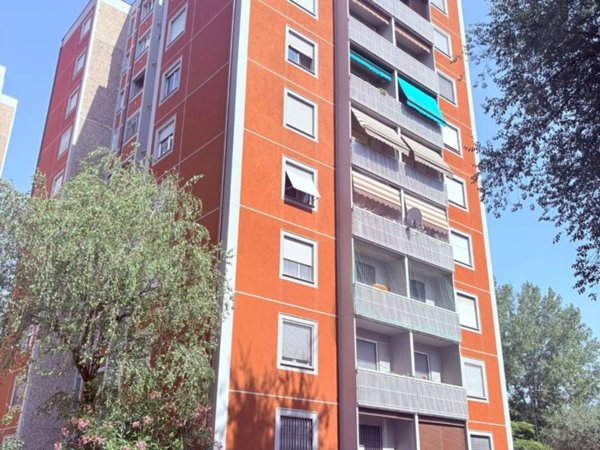appartamento in vendita a Milano in zona Baggio