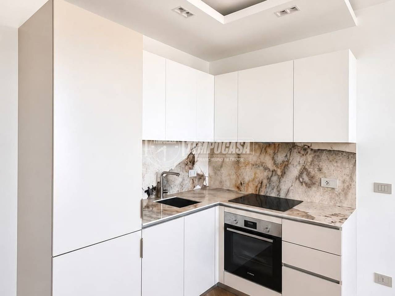 appartamento in vendita a Milano in zona Porta Nuova