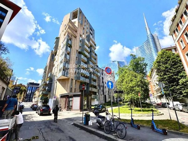 appartamento in vendita a Milano in zona Porta Garibaldi