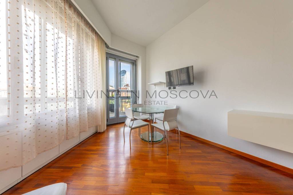 appartamento in vendita a Milano in zona Porta Nuova