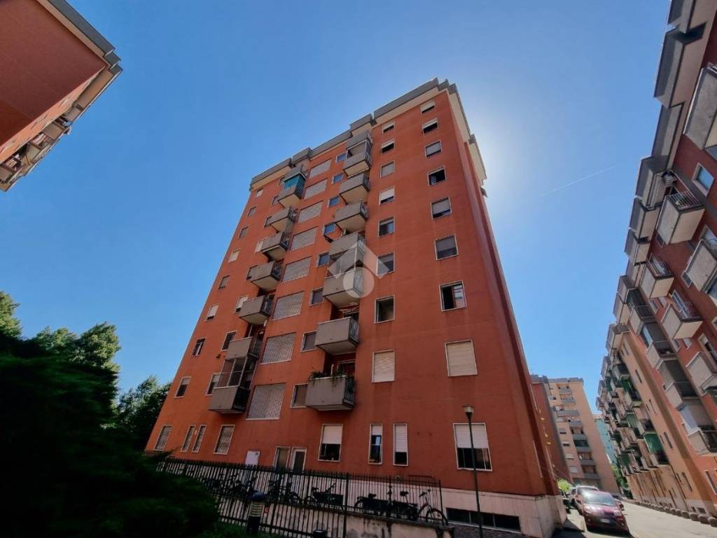 appartamento in vendita a Milano in zona Baggio