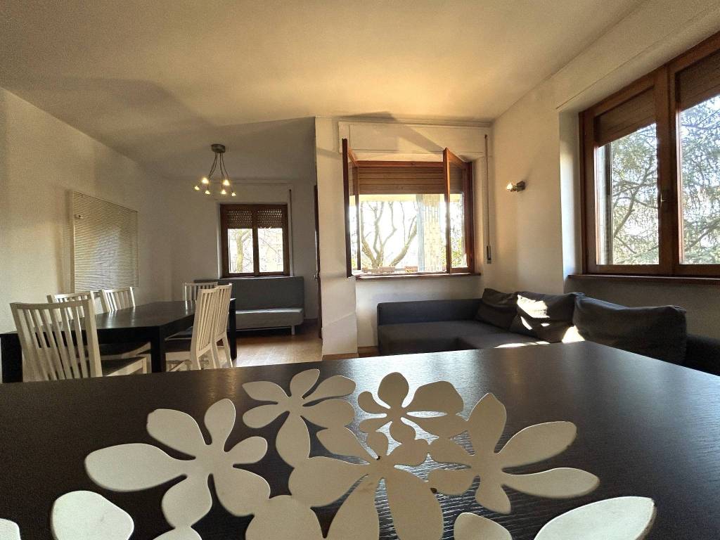 appartamento in vendita a Milano in zona Barona