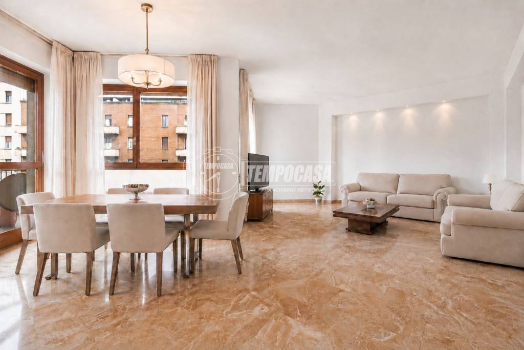 appartamento in vendita a Milano in zona XXII Marzo
