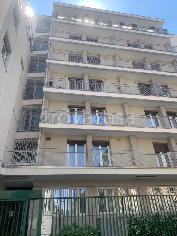 appartamento in vendita a Milano in zona Porta Venezia