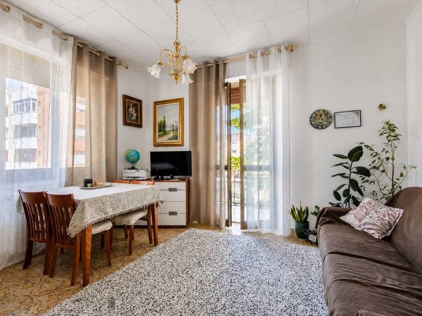 appartamento in vendita a Milano in zona Lorenteggio
