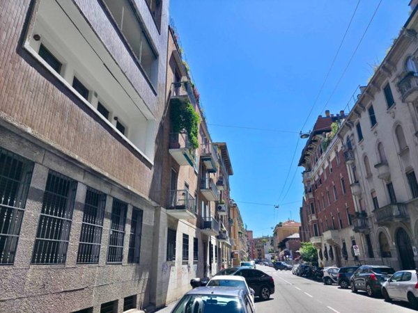 appartamento in vendita a Milano in zona Piazzale Lodi