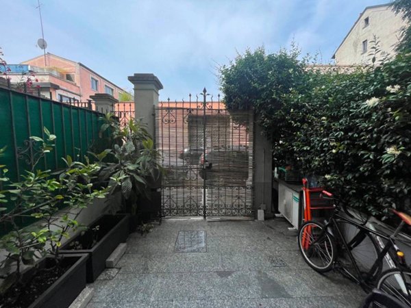 appartamento in vendita a Milano in zona San Cristoforo