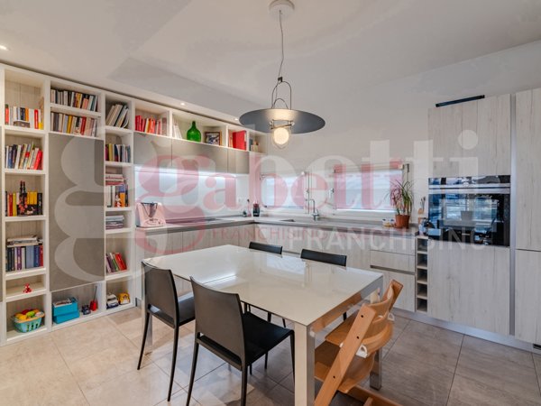 appartamento in vendita a Milano in zona Famagosta