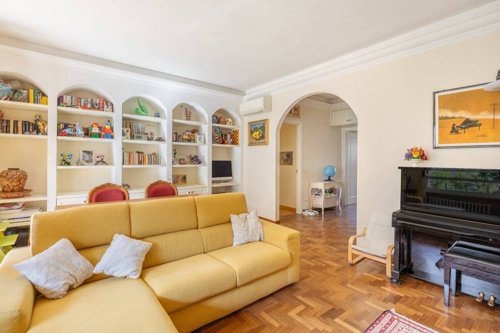 appartamento in vendita a Milano in zona Prato Centenaro