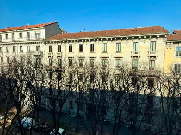 appartamento in vendita a Milano in zona Sant'Ambrogio