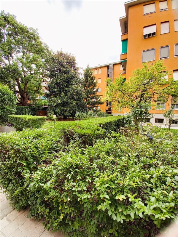 appartamento in vendita a Milano in zona Montalbino