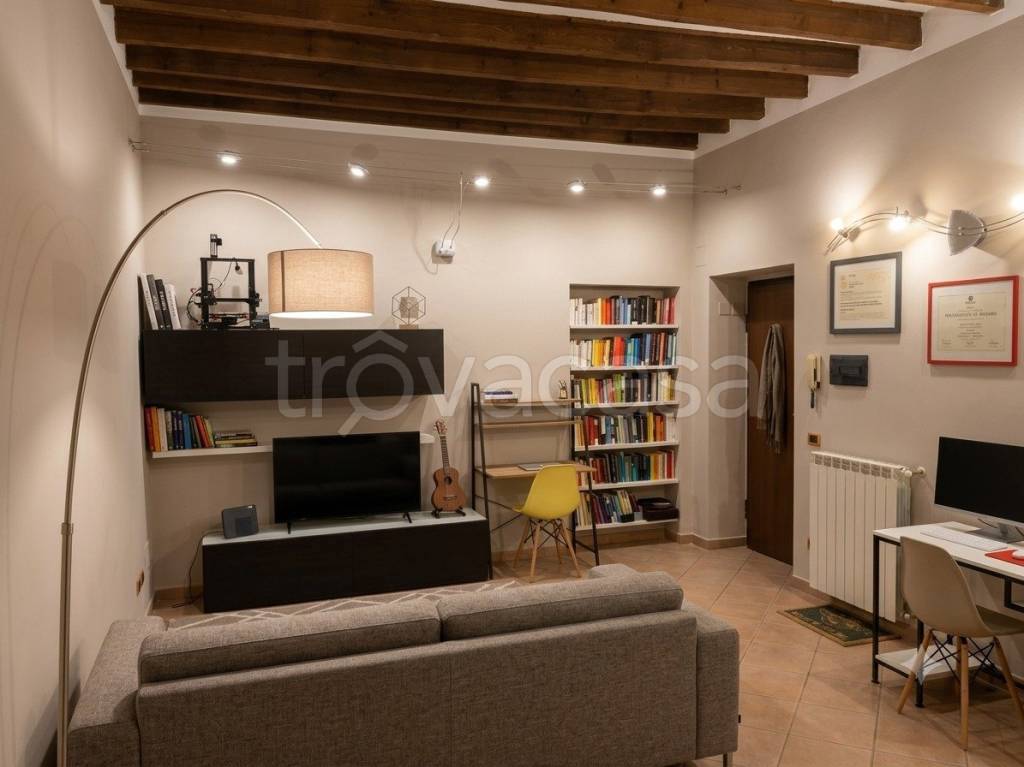 appartamento in vendita a Milano in zona Stazione Centrale