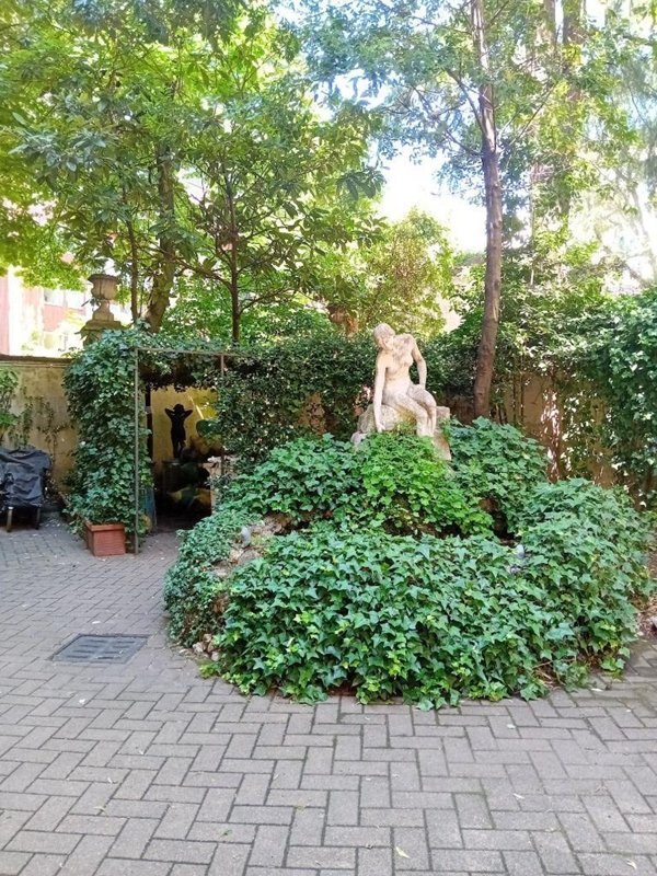 appartamento in vendita a Milano in zona Cadorna