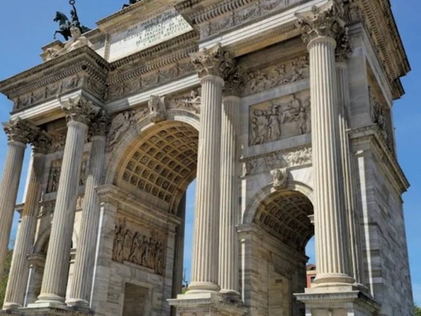 appartamento in vendita a Milano in zona Cadorna