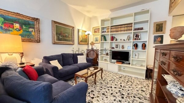 appartamento in vendita a Milano in zona Rottole