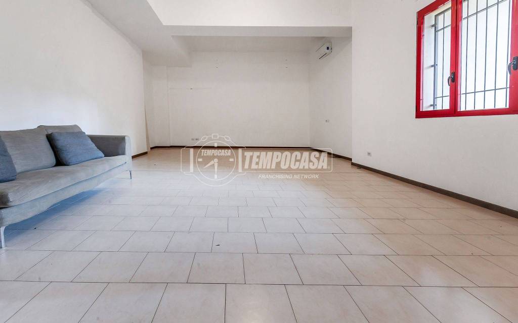 locale commerciale in vendita a Milano