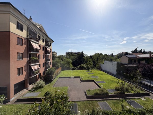 appartamento in vendita a Milano in zona Muggiano