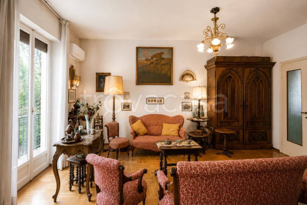appartamento in vendita a Milano in zona Città Studi