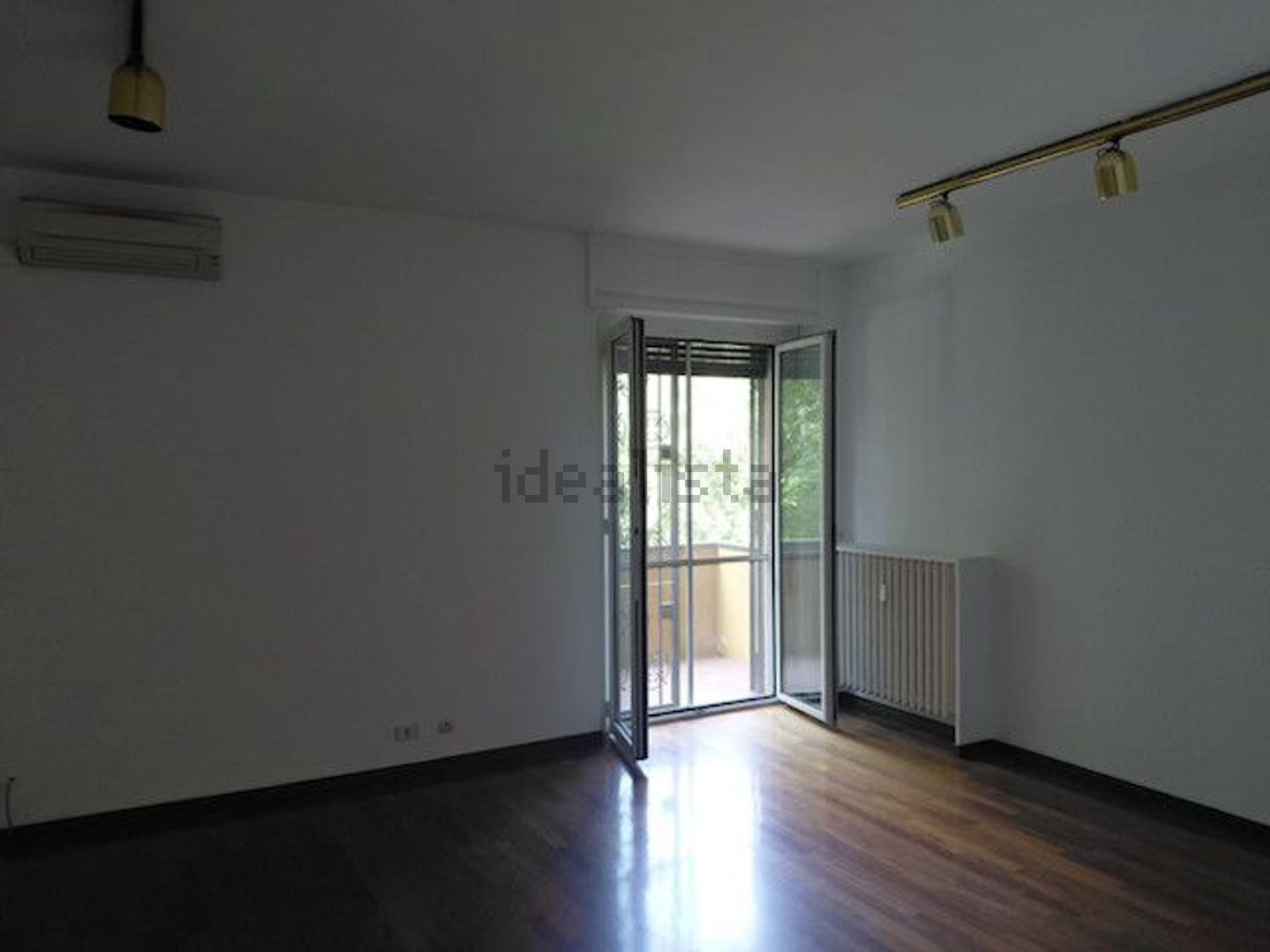 appartamento in vendita a Milano in zona Barona