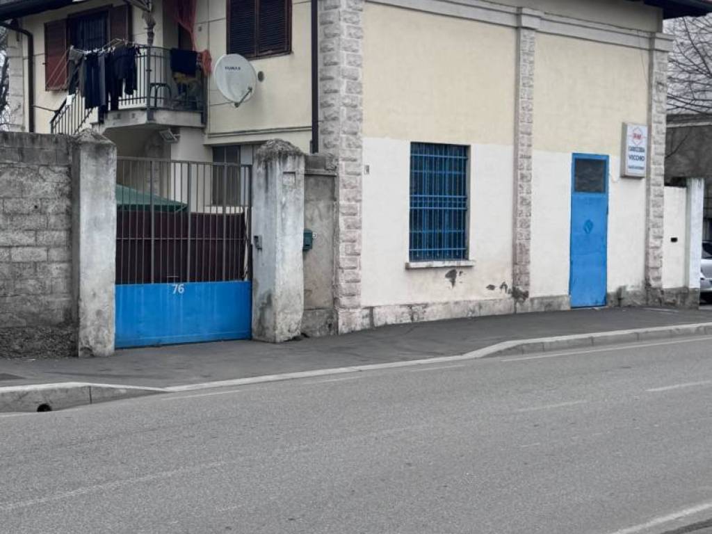 negozio in vendita a Milano in zona Affori