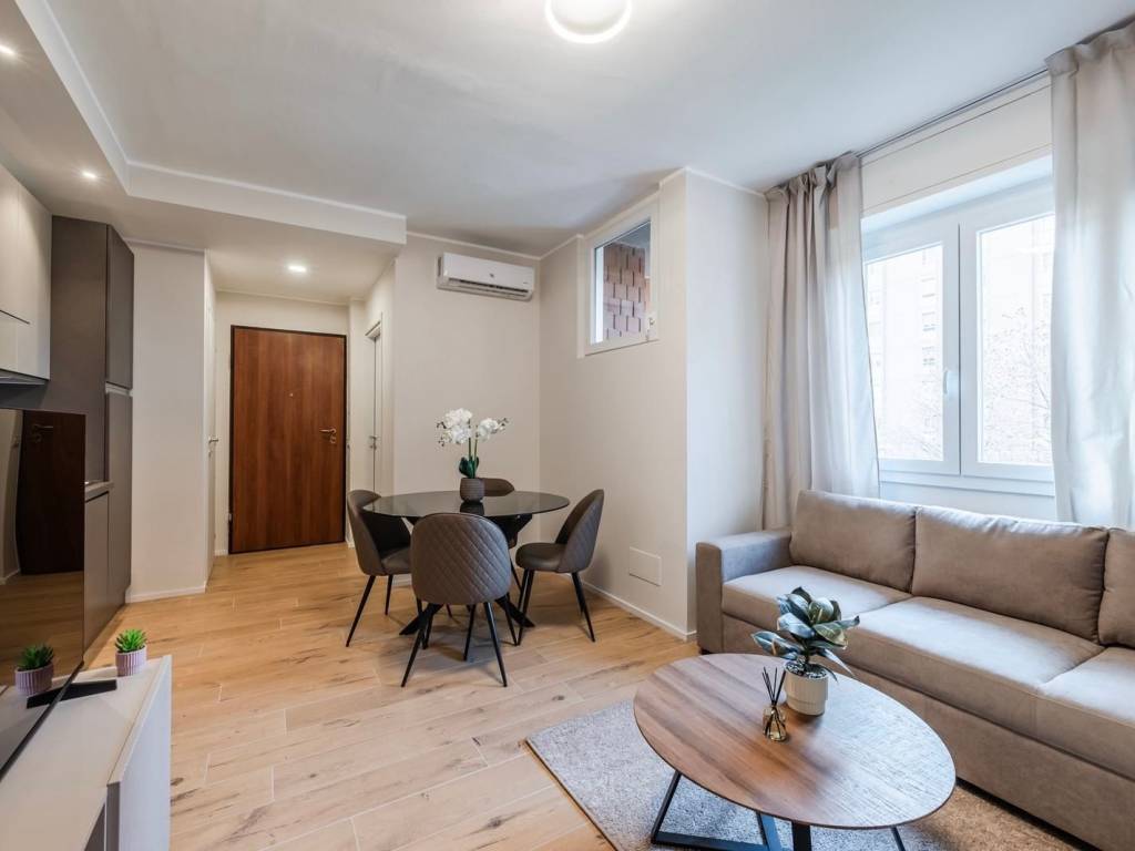 appartamento in vendita a Milano in zona Barona