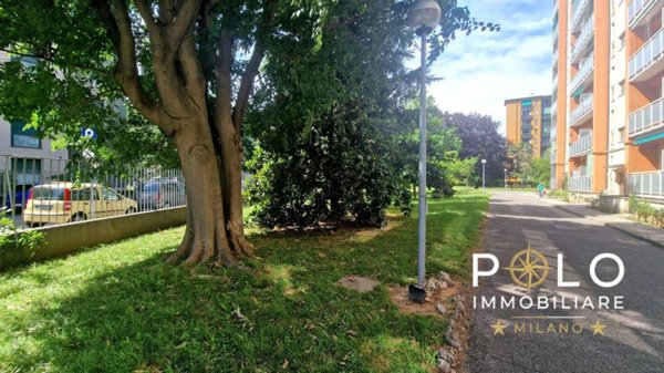 appartamento in vendita a Milano in zona Lorenteggio
