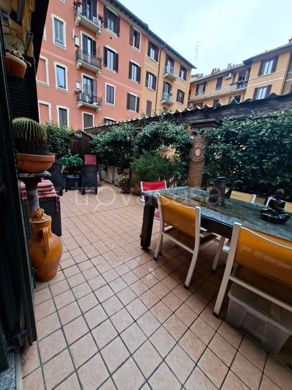 appartamento in vendita a Milano in zona Cascina dei Pomi