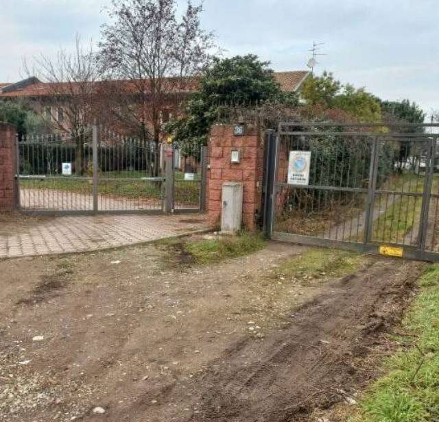 appartamento in vendita a Milano in zona Baggio