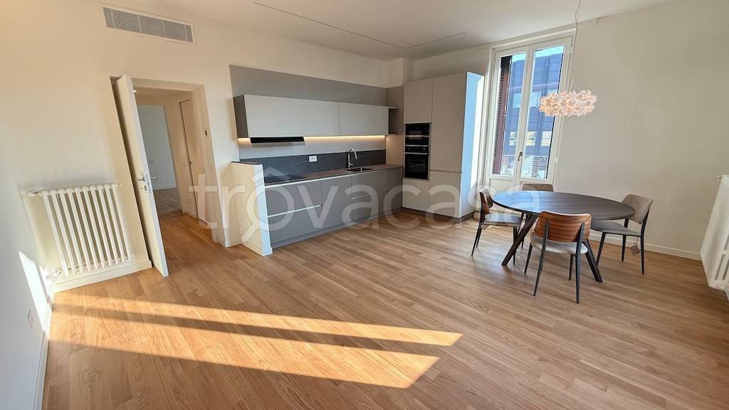 appartamento in vendita a Milano in zona Il Portello