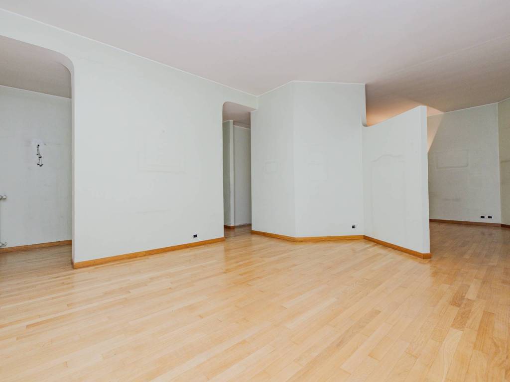 appartamento in vendita a Milano in zona Porta Nuova